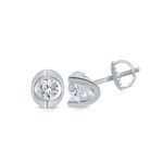 1/20CT TW White Round Diamond Stud Earring in 10K Gold.(EGL Certified)