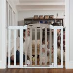 Summer Infant Chatham Post Safety Gate for Doorways & Stairways, with Auto-Close & Hold-Open, Grey Wash & White, 28.5 – 42 Inch