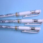 Uni-Ball UM 153 Signo Broad Point Gel Pen – White – Pack of 3, Limited Edition