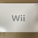 Wii Console with Wii Remote Jacket – White [Japan Import]